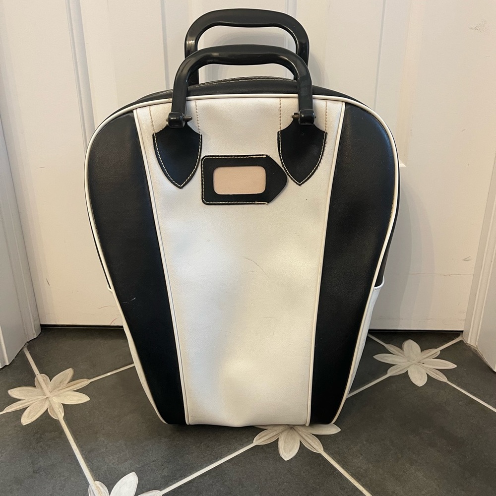 Awesome vintage B & W bowling bag/groovy handbag!